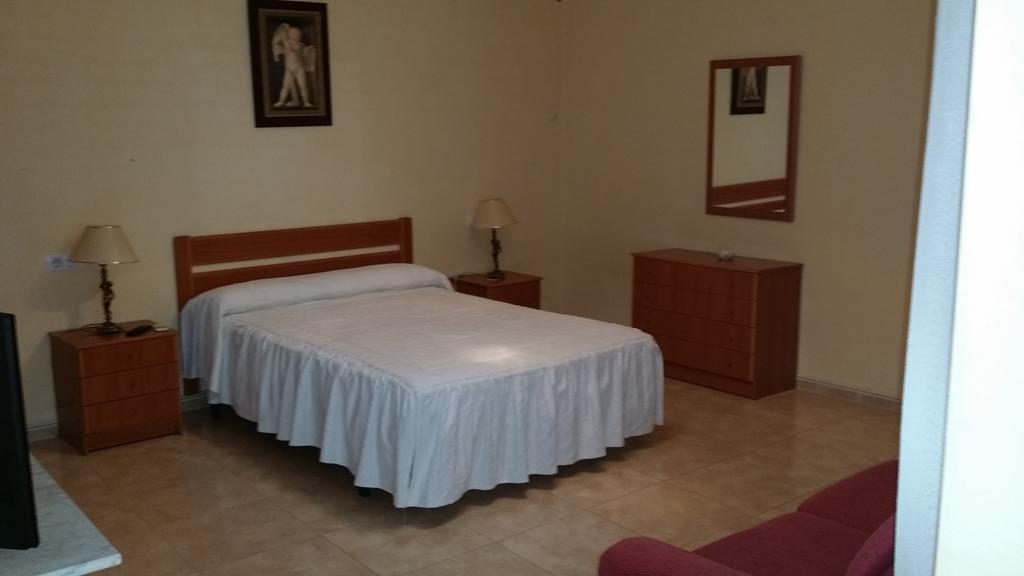 Hotel Meson El Numero Uno Antequera Room photo